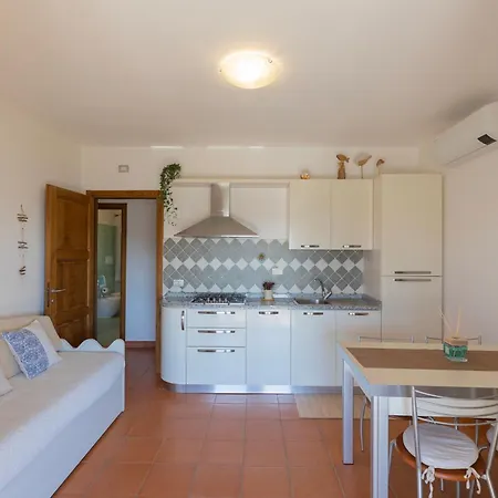 Le Essenze Di By Elbasummer Apartment Lacona