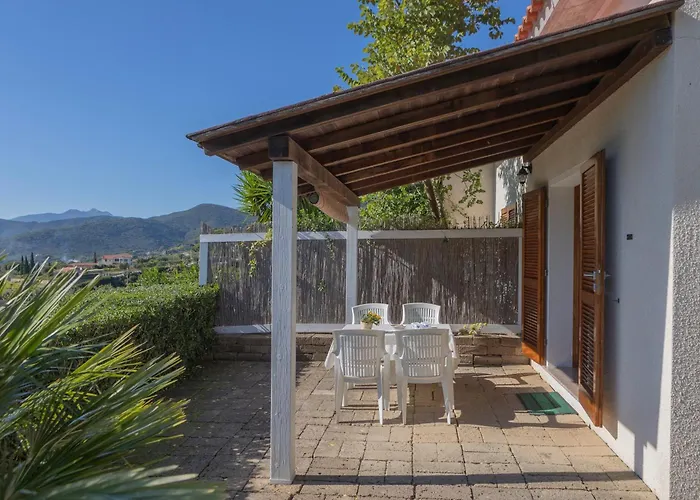 Le Essenze Di By Elbasummer Apartment Lacona